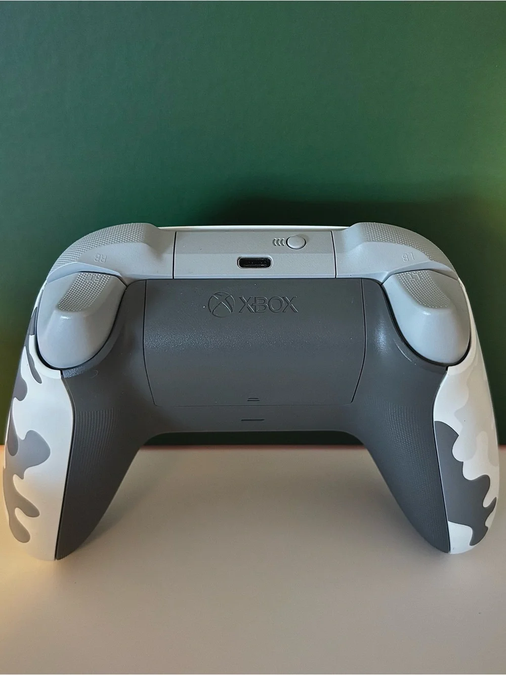 Xbox Series X/S, Xbox One Wireless Controller & Skin - Arctic Camo